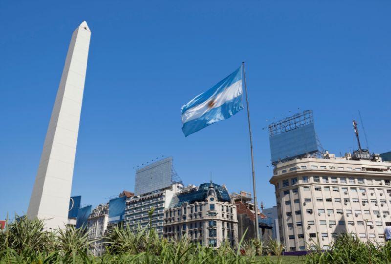 Argentina set to cut agricultural exports taxes
